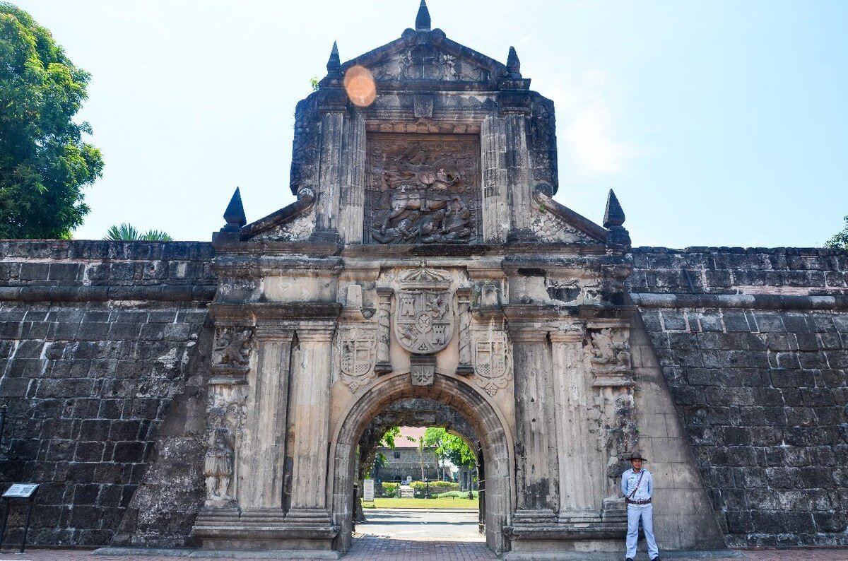 From Manila to the White Beaches of Bohol Package Tour 6 Days